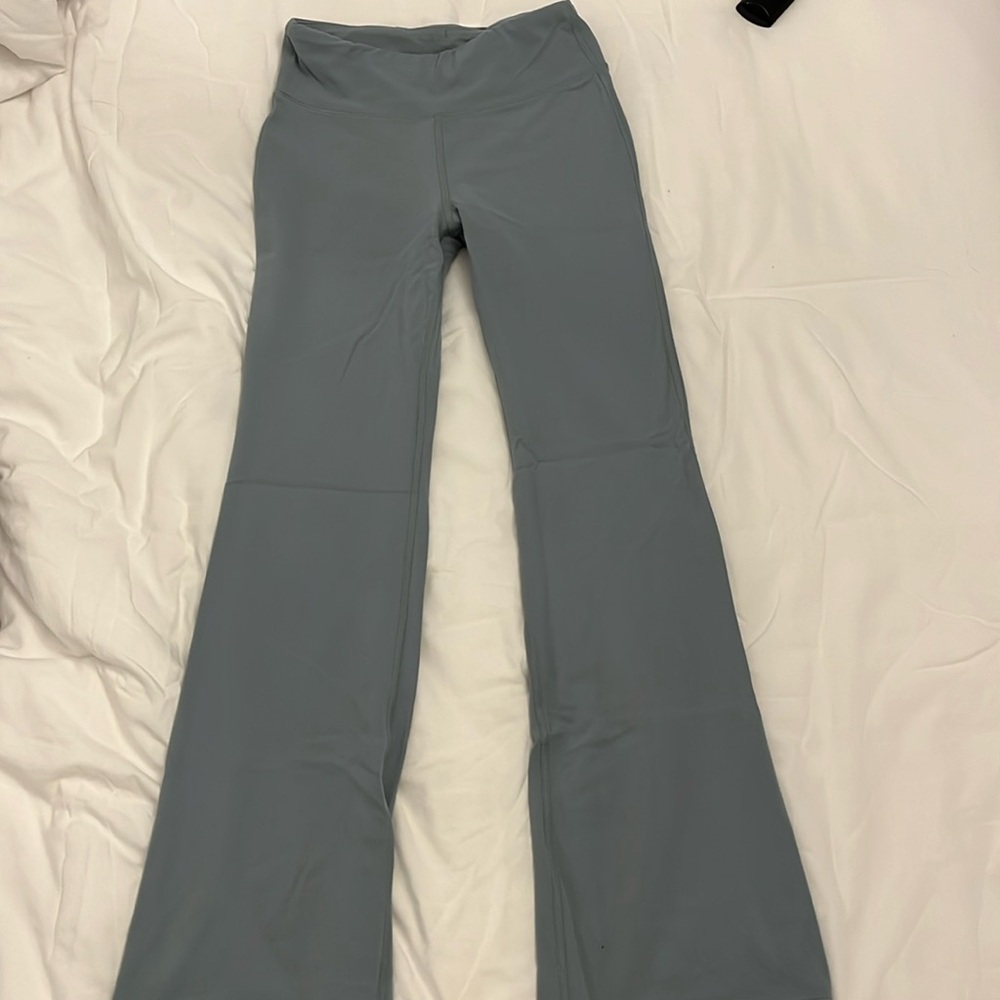 Girls athleta flare leggings